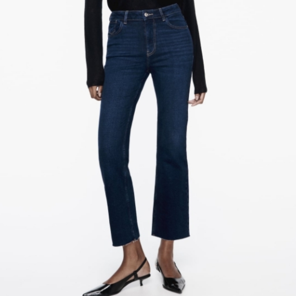 🆕️ Zara Highwaisted Mini Flare Jeans